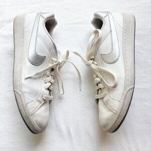 Nike Womens White & Silver Sneakers Size 10.5 Leather Casual Shoes